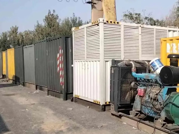 南陵200KW柴油发电机机组每小时油耗是多少？